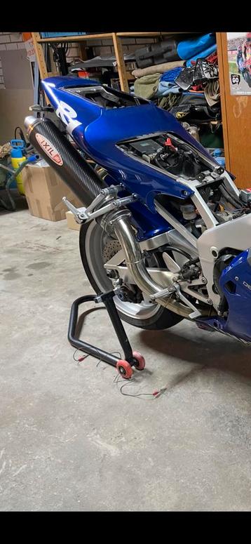 Uitlaat yamaha r1 1998/1999 beschikbaar voor biedingen
