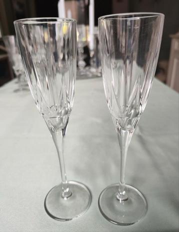 2 Amaretto DiSaronno RCR
Kristalglas Italiana Flutes/ glazen beschikbaar voor biedingen