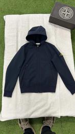 Stone Island jas Soft Shell regen windbreaker met badge, Kleding | Heren, Blauw, Ophalen of Verzenden, Maat 46 (S) of kleiner