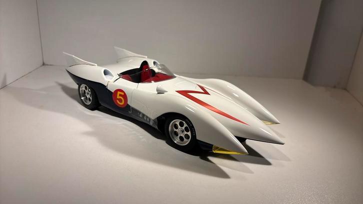 Speed racer Mach 5 white version Schwyn haas 1.18, Hobby en Vrije tijd, Modelauto's | 1:18, Zo goed als nieuw, Overige merken
