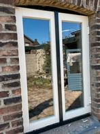 2 x Hardhouten kozijn met dubbel glas. Pas enkele jaren oud., Raamkozijn, Ophalen of Verzenden, Zo goed als nieuw, 75 tot 150 cm