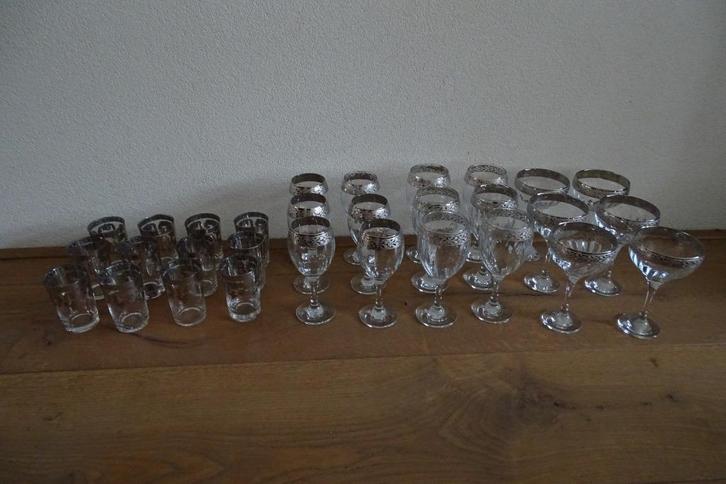 oosters glasservies 30 delig € 7,50, Huis en Inrichting, Keuken | Servies, Zo goed als nieuw, Glas of Glazen, Overige stijlen