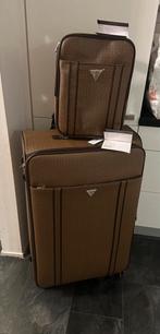 Nieuw met kaartjes Guess koffer 32 inch  en rugtas, Tickets en Kaartjes, Evenementen en Festivals, Eén persoon