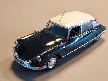 Citroën  DS 9 berline  luxe uitvoering aangepast 1:43 Norev beschikbaar voor biedingen