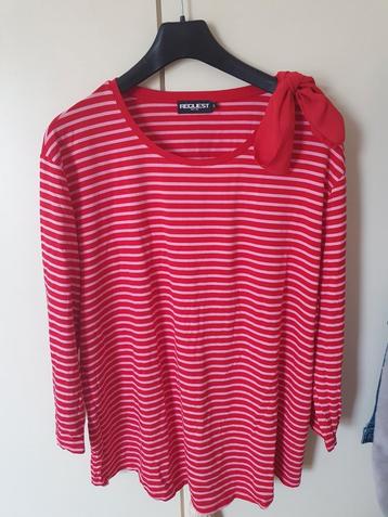 Rood-roze gestreept shirt Request mt 3 met strik op schouder beschikbaar voor biedingen