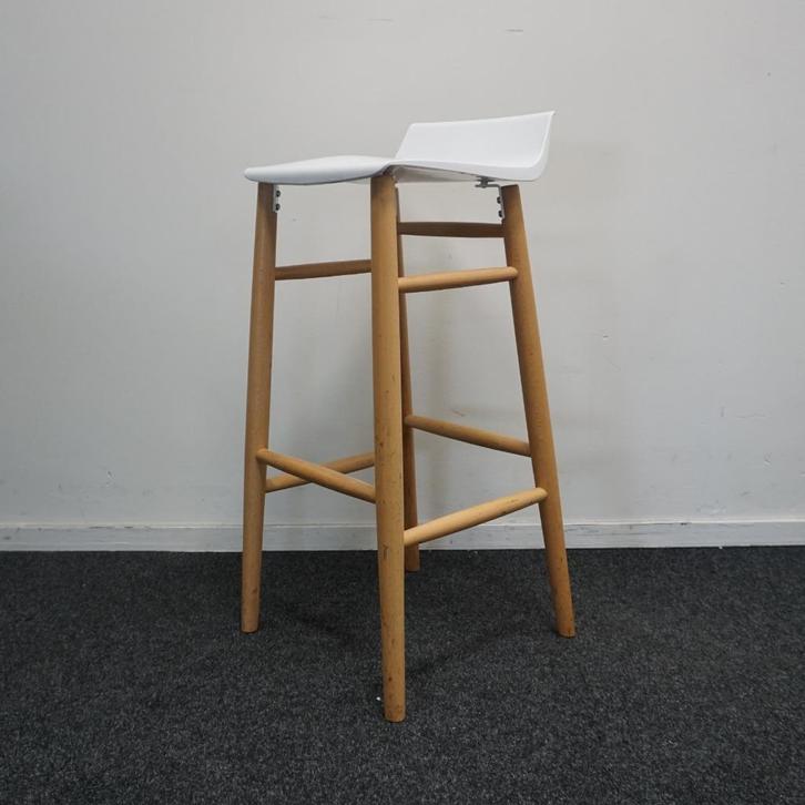 Softline Italia Quid Design Barkruk | Wit | Zithoogte 77 cm, Huis en Inrichting, Barkrukken, Gebruikt, 60 tot 90 cm, Hout, Kunststof