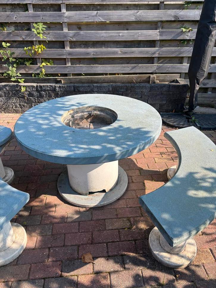 BBQ Tafel - Doorsnede 119cm, Hoogte 72cm, Tuin en Terras, Barbecue-accessoires, Gebruikt, Ophalen