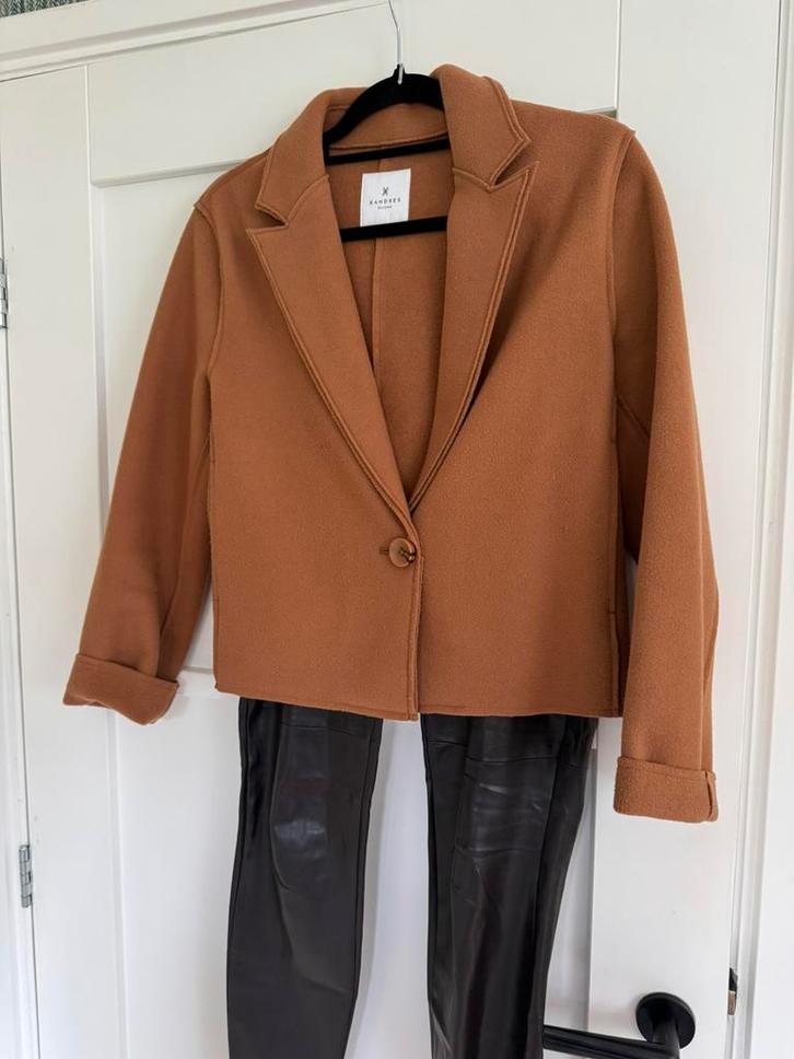 Bruin Jasje - Xandres - Maat S, Kleding | Dames, Jasjes, Kostuums en Pakken, Gedragen, Jasje, Maat 36 (S), Bruin, Ophalen of Verzenden