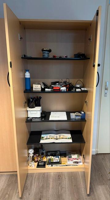 Complete Kantoorinrichting - Kasten, Bureau, Ladekast beschikbaar voor biedingen