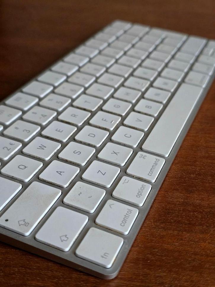 Apple Magic Keyboard (Mouse ook in de verkoop), Computers en Software, Toetsenborden, Gebruikt, Qwerty, Draadloos, Toetsenbord en muis-set