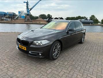 BMW 5-Serie 528I 180KW Touring 2014 Bruin beschikbaar voor biedingen