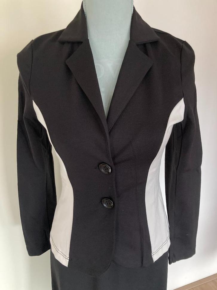 Getailleerd jasje/kolbertje - DFVV, Kleding | Dames, Jasjes, Kostuums en Pakken, Gedragen, Jasje, Maat 36 (S), Zwart, Ophalen of Verzenden