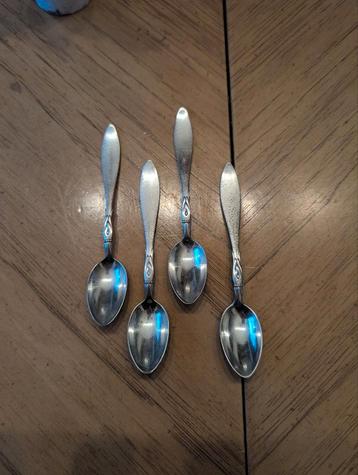 4 Wellner verzilverde lepels met Keltische knoop beschikbaar voor biedingen