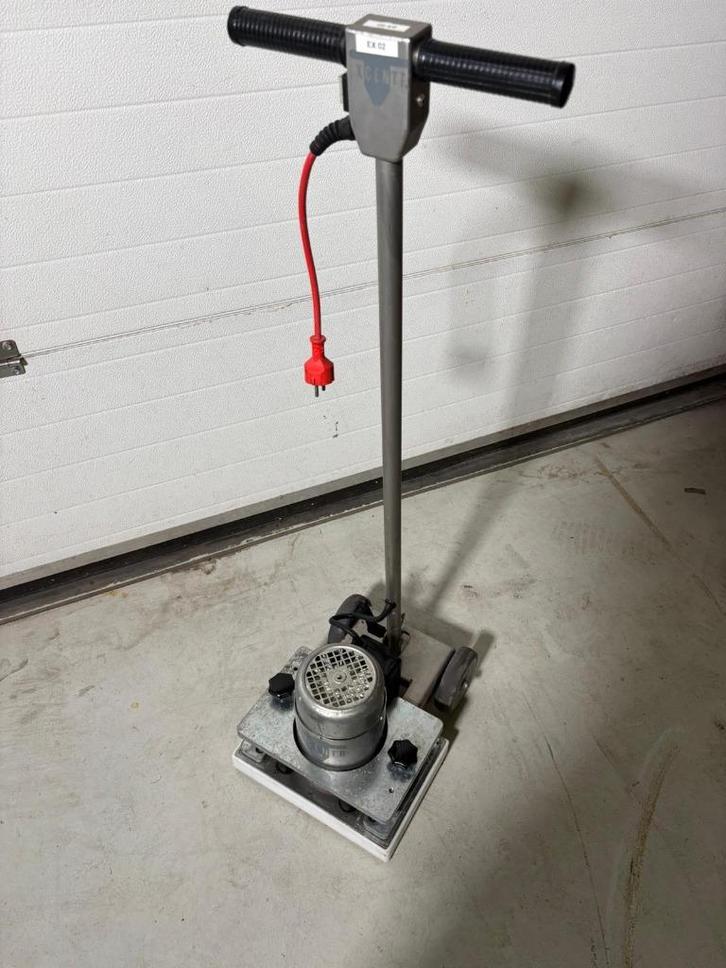Zo goed als nieuwe Excentr 30-20+ excentrische schrobmachine, Doe-het-zelf en Verbouw, Reinigingsmachines, Zo goed als nieuw, Schrobmachine