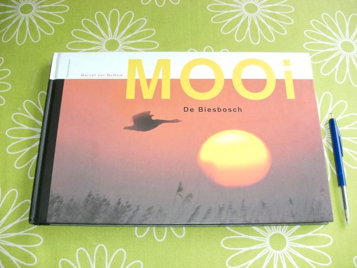 Mooi - De Biesbosch - door Marcel van Balkom, Boeken, Natuur, Zo goed als nieuw, Natuur algemeen, Ophalen of Verzenden