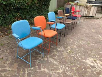 6 Eetkamer/Horeca Stoelen - Verschillende Kleuren beschikbaar voor biedingen