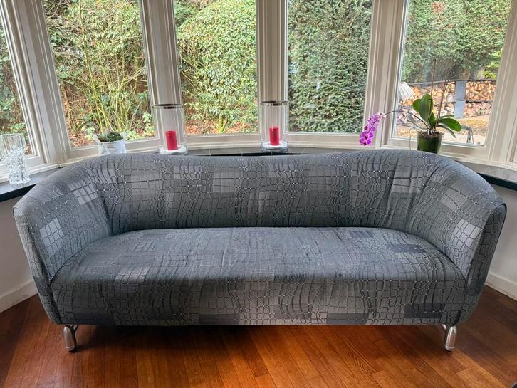 Leolux Pupilla 3-zitsbank – stof Artitude 81 Shenzen, Huis en Inrichting, Banken | Sofa's en Chaises Longues, Gebruikt, Driepersoons