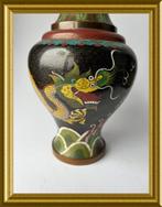 Cloisonne vaas met afbeelding draken, Antiek en Kunst, Ophalen of Verzenden