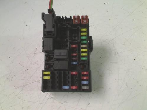 ZEKERINGKAST Opel Adam (01-2012/12-2019) (2B0Z4010F), Auto-onderdelen, Elektronica en Kabels, Opel, Gebruikt