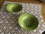 2 Appel groene borden/ schalen ,diameter 26 cm, Huis en Inrichting, Ophalen of Verzenden, Zo goed als nieuw, Rond, Steen of Aardewerk