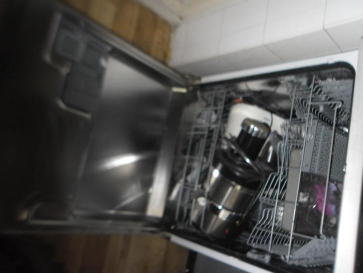 vaatwasser overbodig of kapot ik haal ze gratis op, Witgoed en Apparatuur, Vaatwasmachines, Zo goed als nieuw, Vrijstaand, 85 tot 90 cm