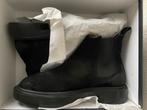 GLOEDNIEUWE EU 43 van €130 Zwart Suède Leren Chelsea Boots, Kleding | Heren, Schoenen, Ophalen of Verzenden, Nieuw, Bruin