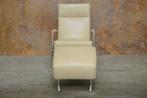 ZGANieuw witte leren Leolux Helical design fauteuil + poef, Huis en Inrichting, Fauteuils, Leolux, Leolux, Design, 75 tot 100 cm