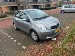 Toyota Yaris 1.3 16V Vvt-i 5DR 2008 Grijs, Auto's, Toyota, Voorwielaandrijving, 4 cilinders, 995 kg, 547 kg