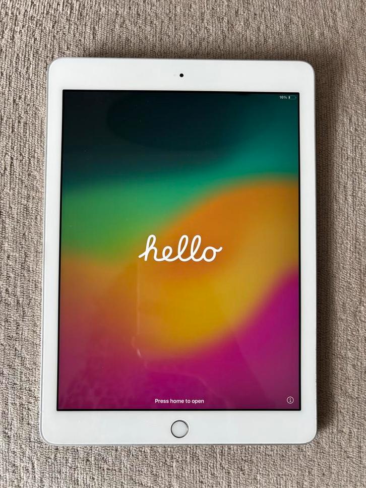 Apple iPad 6e gen Zilver, Computers en Software, Apple iPads, Gebruikt, Apple iPad, 10 inch, 32 GB, Zilver, Ophalen of Verzenden