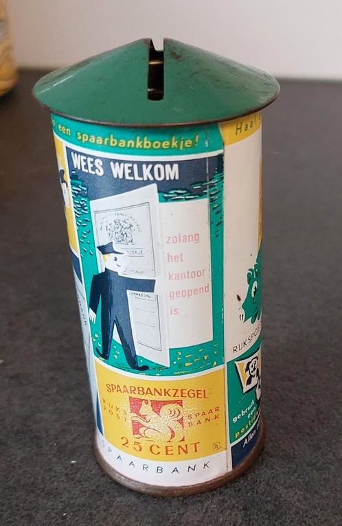 Vintage blikken spaarpot ( Rijkspostspaarbank) jaren 50, Verzamelen, Spaarpotten, Gebruikt, Overige thema's, Metaal of Blik, Ophalen of Verzenden