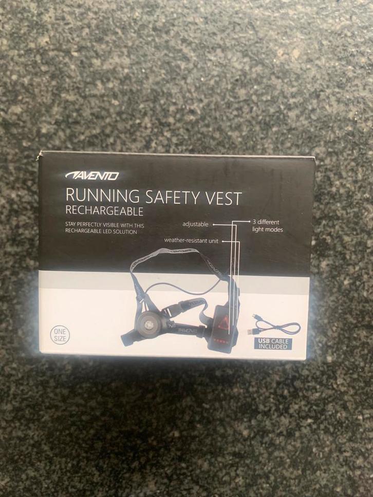 Avento Running Safety Vest - Oplaadbaar, Sport en Fitness, Loopsport en Atletiek, Nieuw, Kleding, Hardlopen, Overige merken, Ophalen of Verzenden