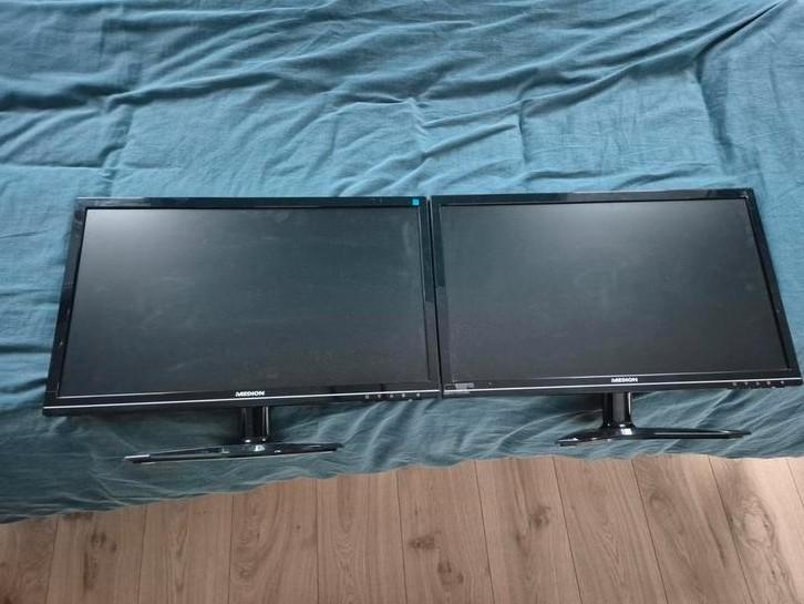 Twee LED monitoren Medion MD 20433 - 24", Computers en Software, Monitoren, Gebruikt, 60 Hz of minder, DVI, HDMI, VGA, Hoofdtelefoonaansluiting