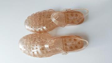 waterschoenen / jelly sandalen goud glitter beschikbaar voor biedingen