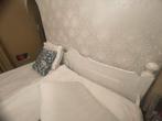 Antiek grenen bed, wit geschilderd, 180x200, Ophalen, Gebruikt, Wit, Tweepersoons