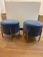 2x Blauwe Velvet Poefjes met Gouden Poten, Huis en Inrichting, Stoelen, Twee, Blauw, Ophalen of Verzenden, Zo goed als nieuw