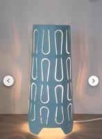 2 stuks blauwe ikea Kajuta tafellamp, Kunststof, 50 tot 75 cm, Ophalen of Verzenden, Zo goed als nieuw