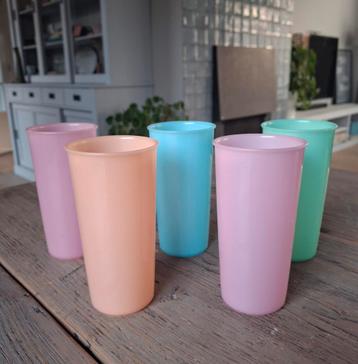 Vintage Tupperware Bekers - Pastelkleuren beschikbaar voor biedingen