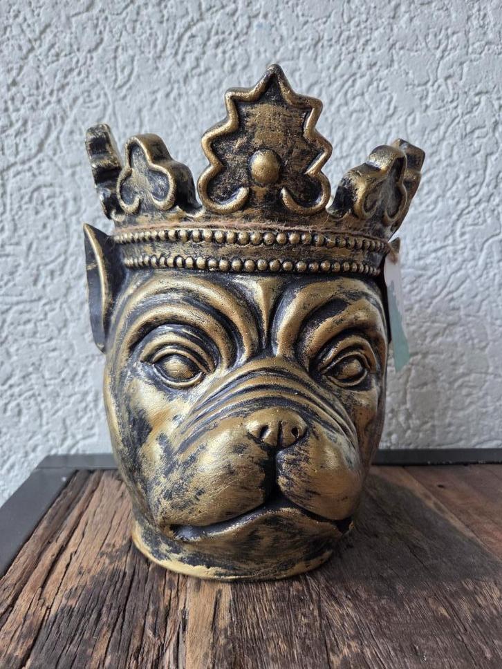 Gouden bulldog bloempot – Evergreen – Stoer & stijlvol, Tuin en Terras, Bloempotten, Nieuw, Aardewerk, Binnen, Minder dan 40 cm