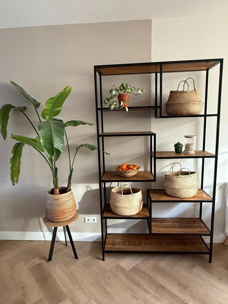 Mooie stellingkast van hout en staal, Huis en Inrichting, Kasten | Stellingkasten, Zo goed als nieuw, Ophalen