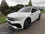 Volkswagen Tiguan 1.5 TSI DSG R-Line / Pano / 360 / Leder, 15 km/l, Zwart, 4 cilinders, 150 pk