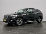 BMW X1 xDrive25e | X Line | Panoramadak | Nav | Led | Camera, Auto's, BMW, Leder en Stof, Zwart, Plug-in hybride, Bedrijf