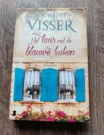 Michelle Visser - Het huis met de blauwe luiken, Ophalen of Verzenden, Zo goed als nieuw