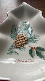 Wedgwood SARAH’S garden Christmas, Huis en Inrichting, Keuken | Servies, Ophalen of Verzenden, Wedgwood, Porselein, Schaal of Schalen