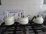 3x Oude creme emaille fluitketel met gouden bies, Antiek en Kunst, Antiek | Emaille, Ophalen