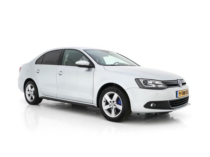 Volkswagen Jetta 1.4 TSI Hybrid Highline Aut. *XENON | NAVI, Auto's, Volkswagen, Bedrijf, Te koop, Jetta, ABS, Airbags, Airconditioning