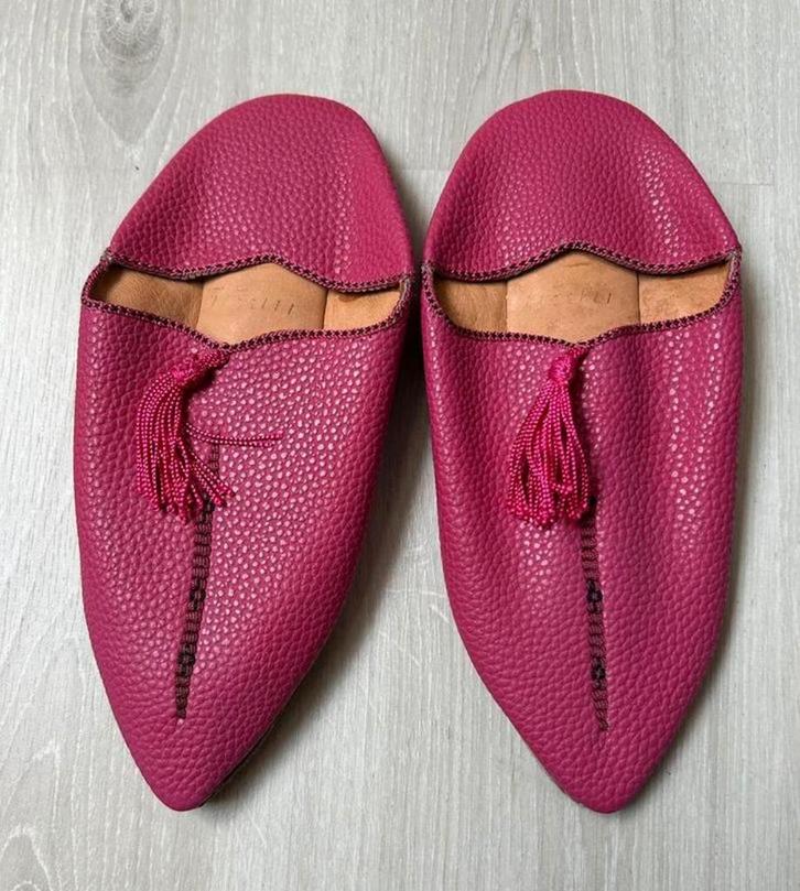 Roze leren slippers, Yves, maat 38/39, nieuw, Kleding | Dames, Schoenen, Nieuw, Slippers, Roze, Ophalen of Verzenden
