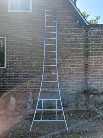 Enkele Bouwladder 16 tredes beschikbaar voor biedingen