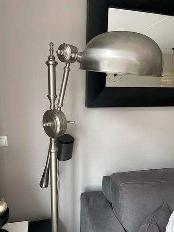 Stijlvolle Vloerlamp - Perfecte sfeerverlichting! beschikbaar voor biedingen