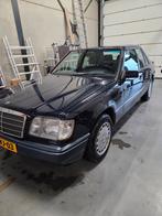 Mercedes 220E in nieuwstaat, Auto's, Oldtimers, Bedrijf, Te koop