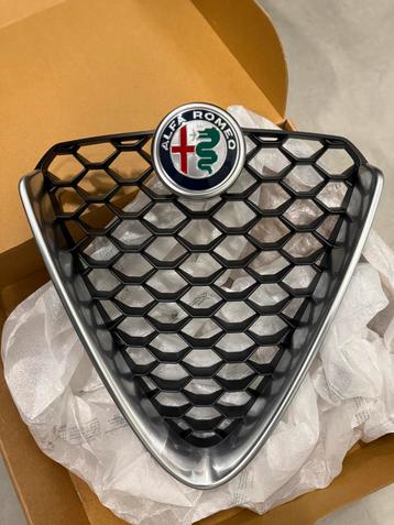 Originele nieuwe grille incl embleem voor Alfa Romeo Giulia  beschikbaar voor biedingen